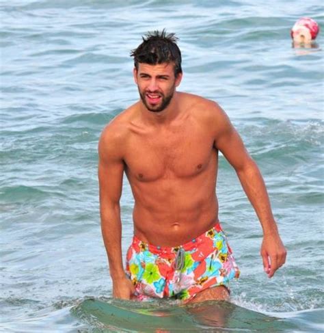 gerard piqué nude|Gerard Pique Desnudo